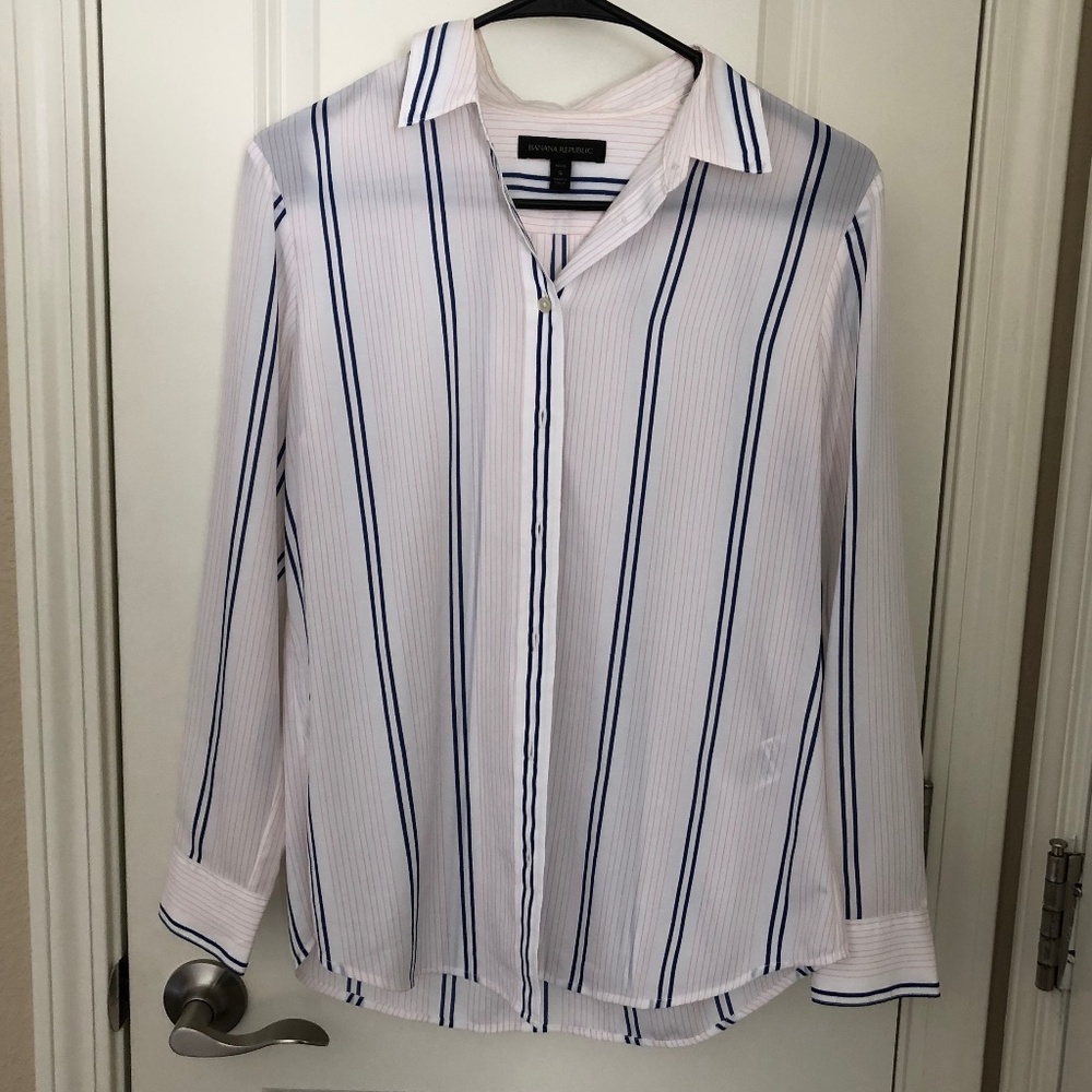 EUC Banana Republic Blouse Size Petite Small